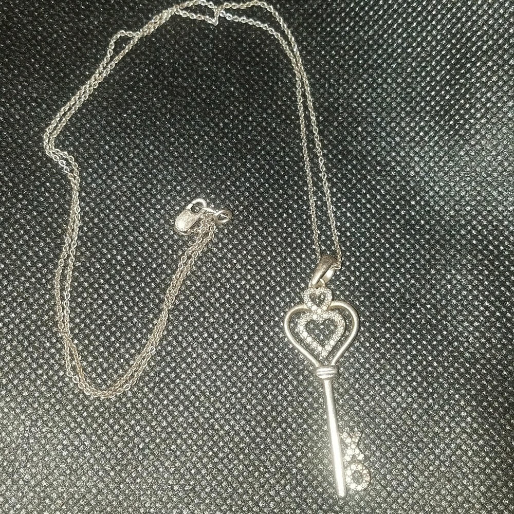Diamond heart key pendant 💖 Great holiday gift! - Picture 3 of 4